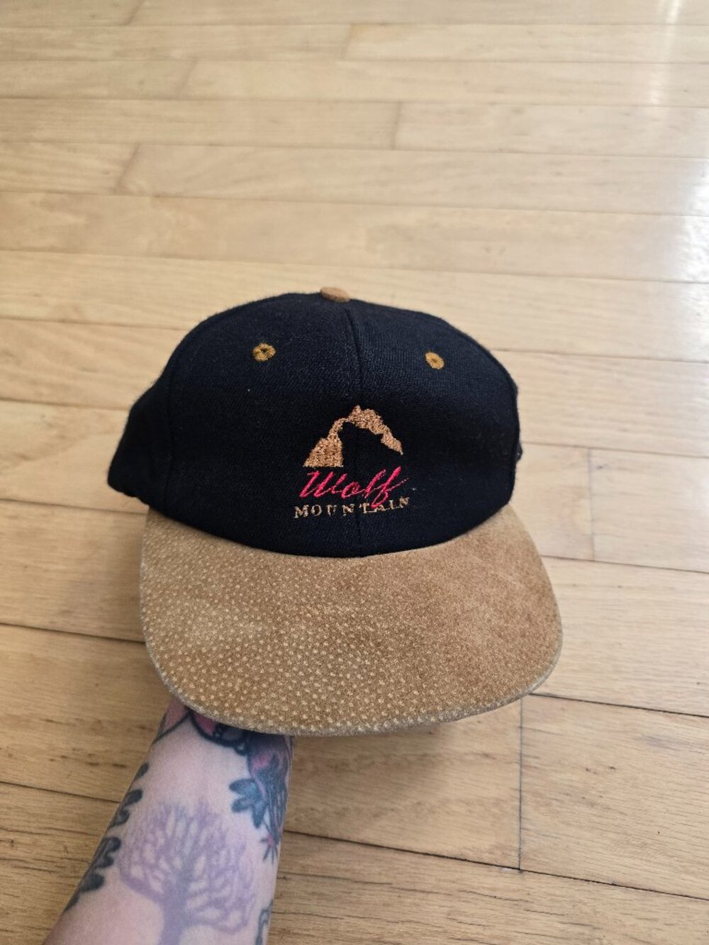 vintage 90's | Wolf Mountain earth tone wool suede strapback hat
